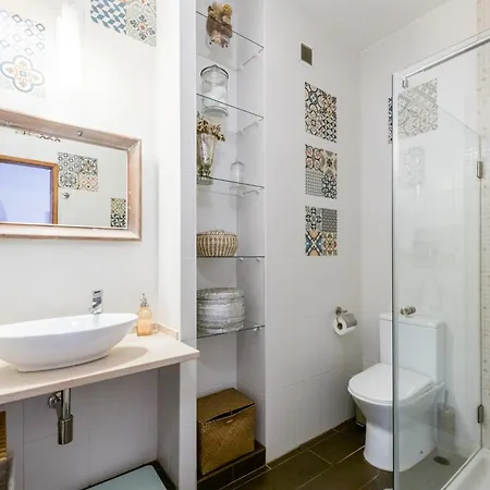 Sons Do Mar - Charming By The Sea