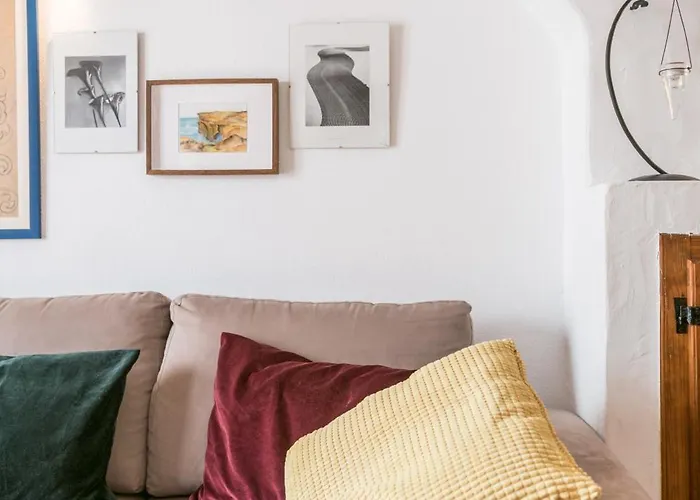 Sons Do Mar - Charming By The Sea