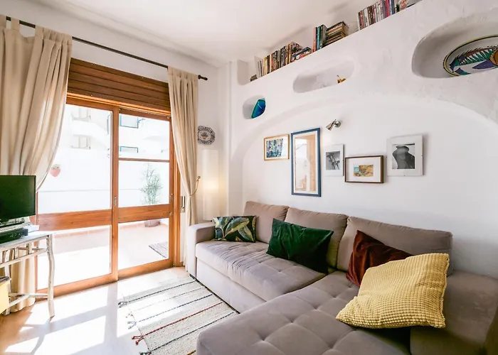 Sons Do Mar - Charming By The Sea