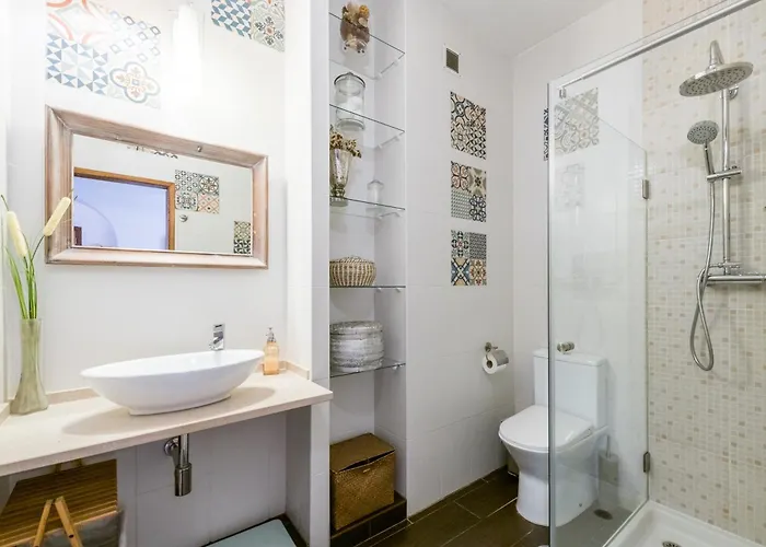 Sons Do Mar - Charming By The Sea