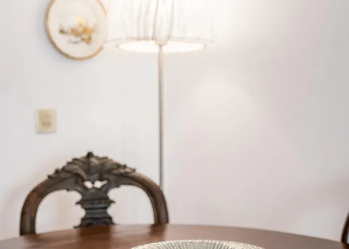 Sons Do Mar - Charming By The Sea